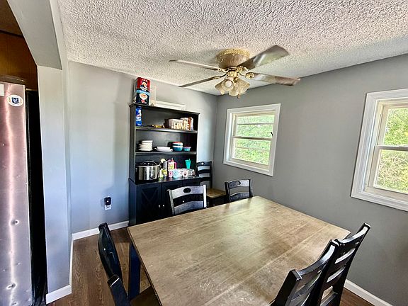 5th image of 118 Corlis Ave