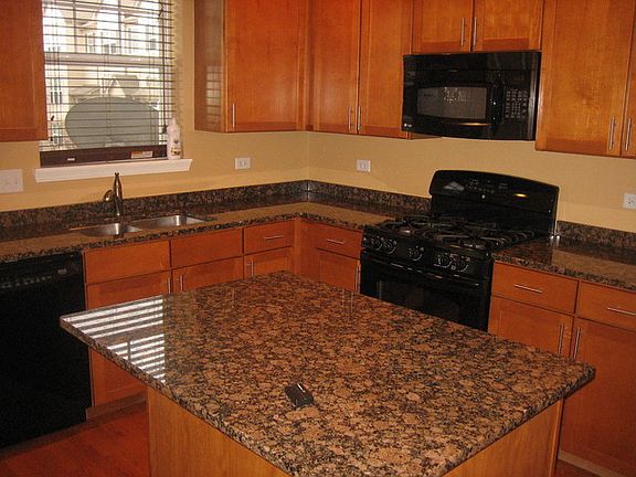 5th image of 1235 Willow Ave