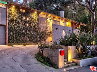 764 Latimer Rd, Santa Monica, CA 90402