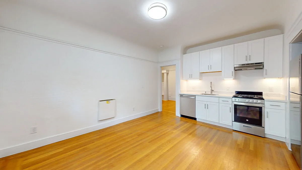 Building Photo - 903 Pine St #18