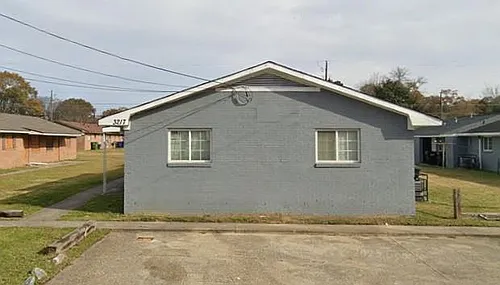 3217 Lee St Photo 1