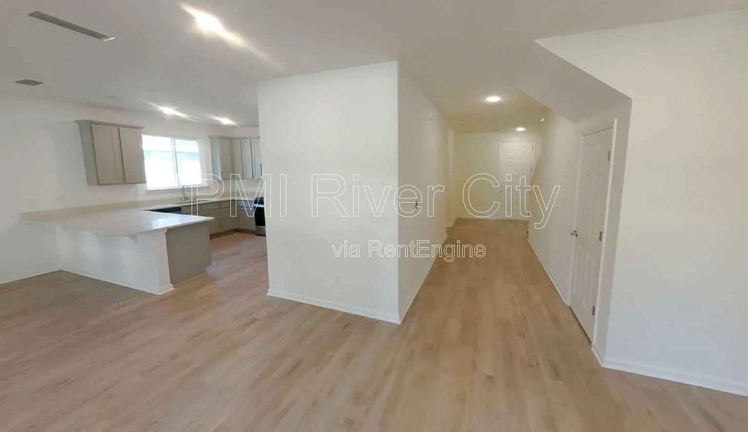 4 bed, 3.0 bath, 2387 sqft, $2,900 — Photo 3