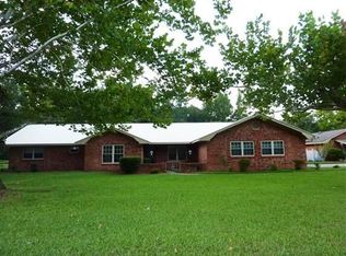 425 Shrinewood Dr, Columbus, MS 39705