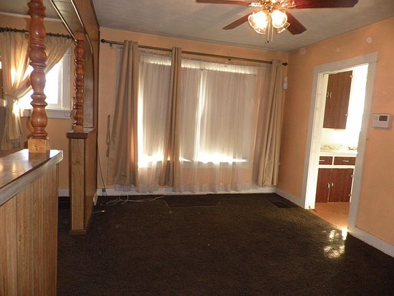 3rd image of 753 Crestmore Ave
