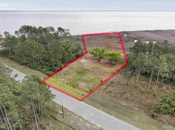 1062 Oyster Bay Dr, Milton, FL 32583