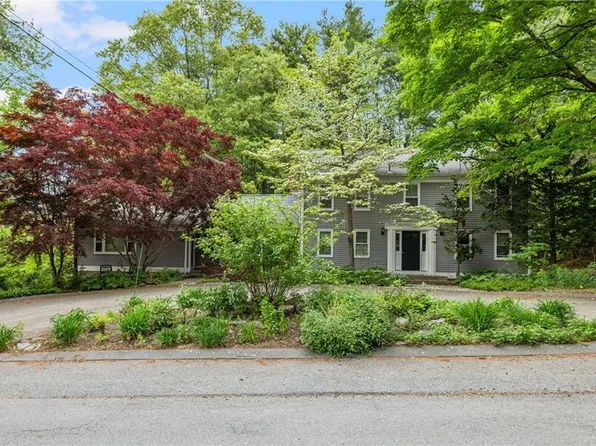 12 Howard Rd, Cumberland, RI 02864