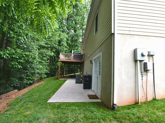 5th image of 209 Reno Dr