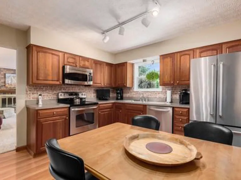2220 Gnarled Pine Dr — Photo 9