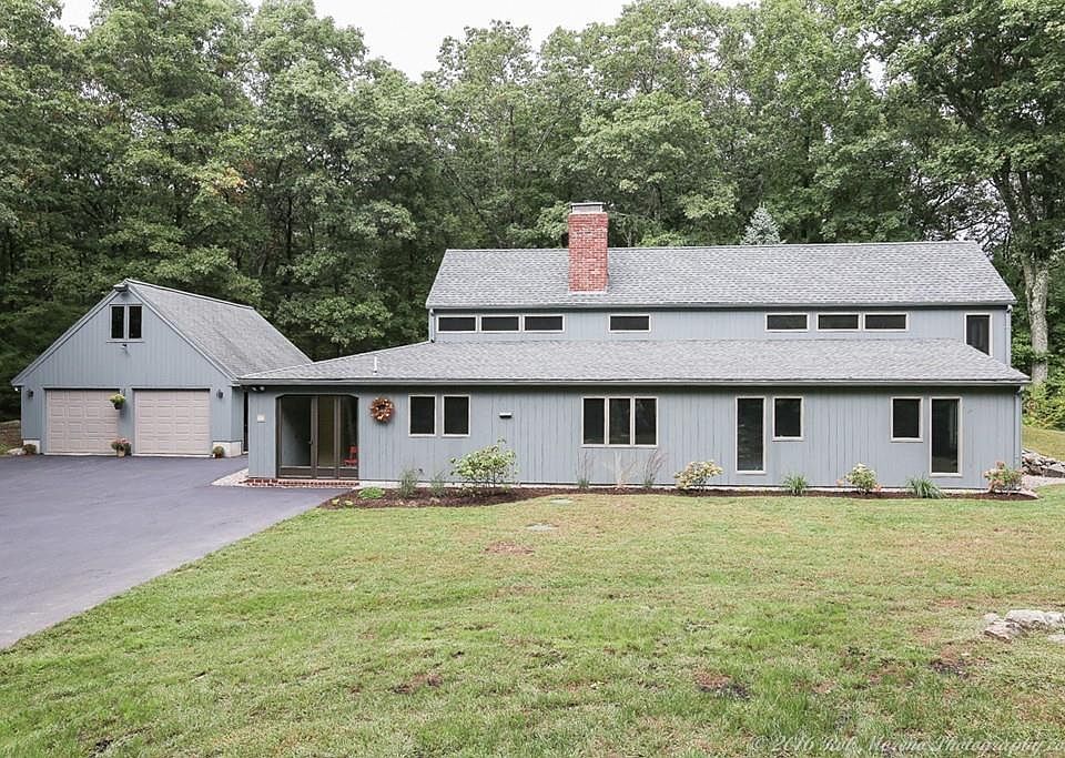 1st image of 6 Herrick Dr
