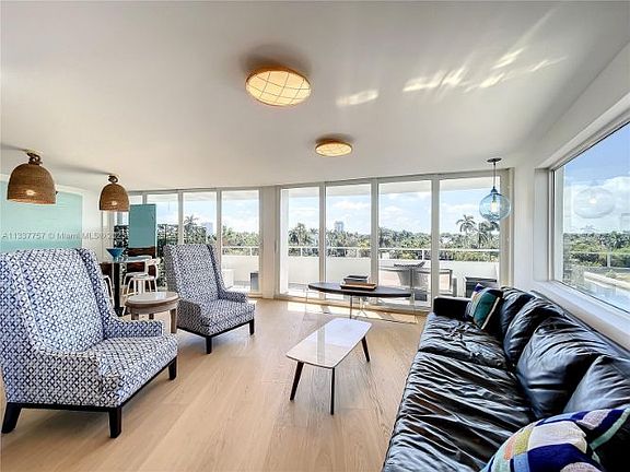 3rd image of 401 SE 25th Ave APT 501