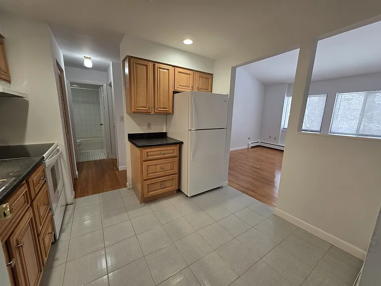 65 Miller St #B11 — Photo 3