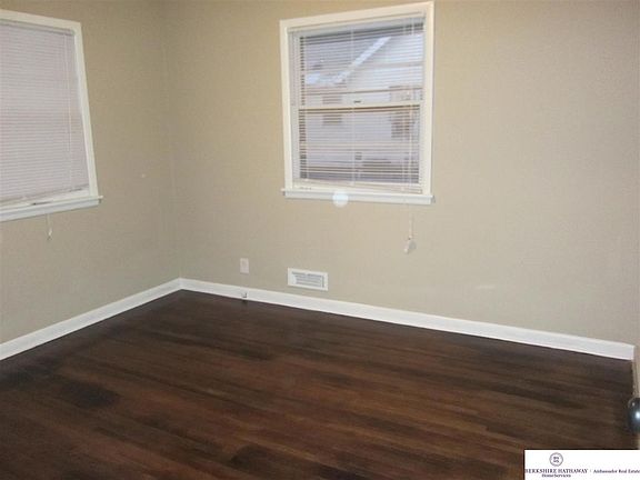 4th image of 2520 Benson Gardens Blvd