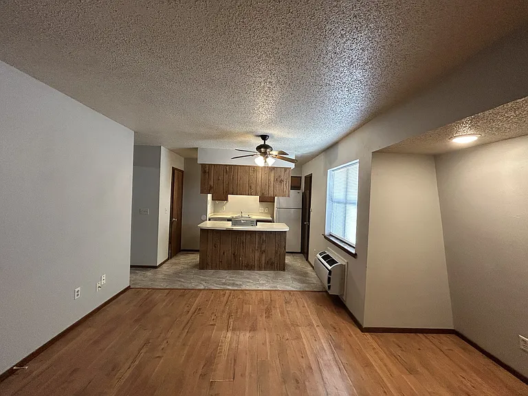 203 S Baggett St #4 — Photo 2