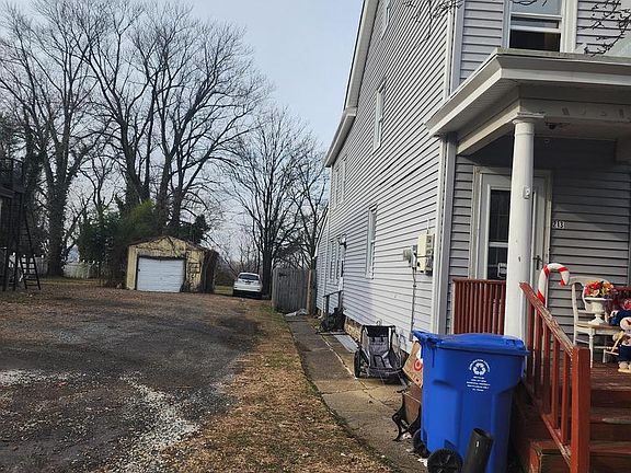 3rd image of 213 Front St