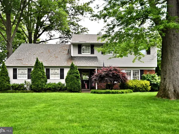 25 Maurice Ln, Hatboro, PA 19040