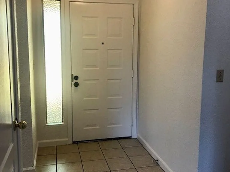 7521 Blackthorne Way — Photo 4