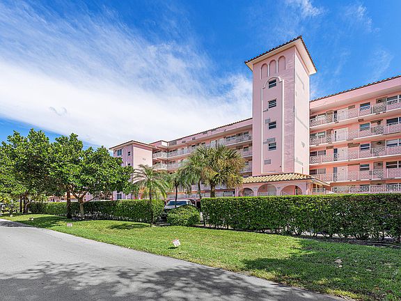 2nd image of 1001 E Camino Real #4010