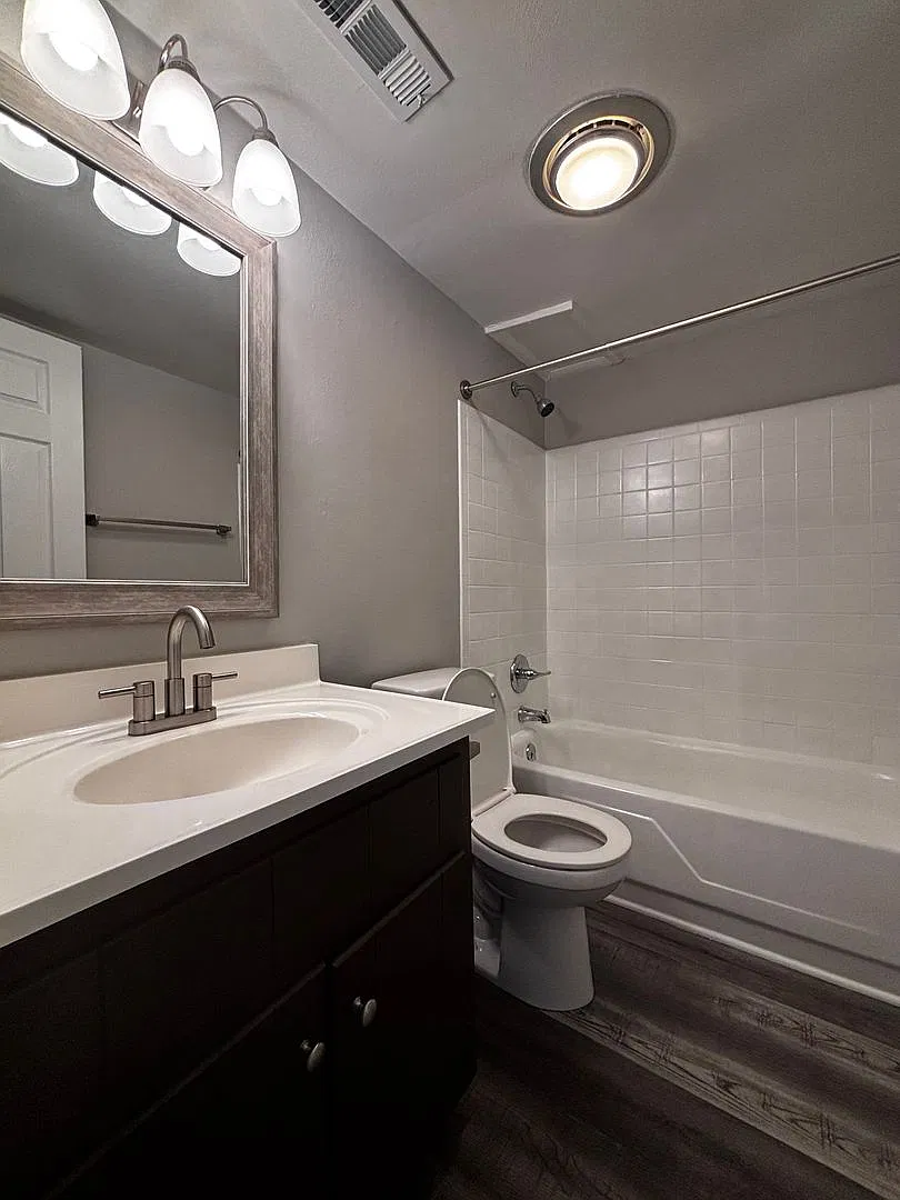 Flowerdale Apartments — Photo 1