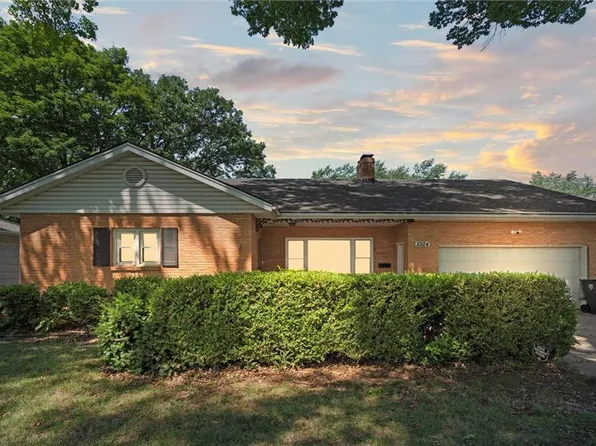 10124 Forest Ave, Kansas City, MO 64131
