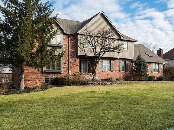 3rd image of 5376 Woodfield Dr