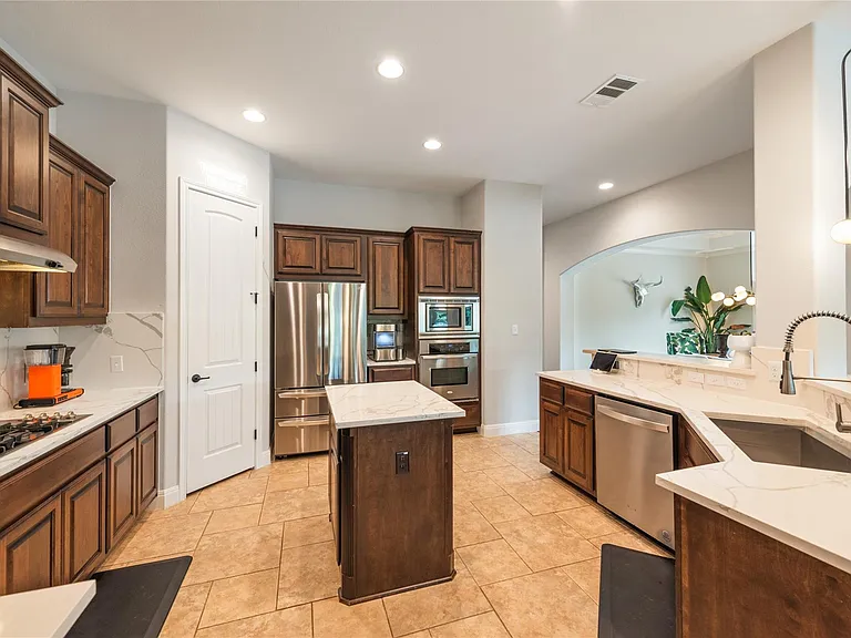 12305 Lostwood Cir — Photo 10