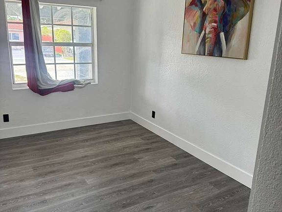 4th image of 35 W 61st St Unit 1