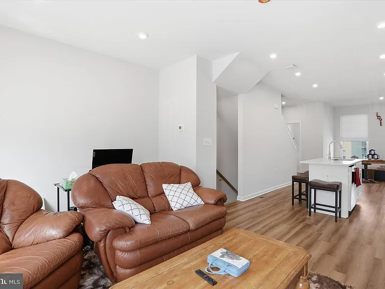 186 Coolidge Ave — Photo 16