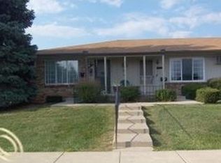 25147 Franklin Ter, South Lyon, MI