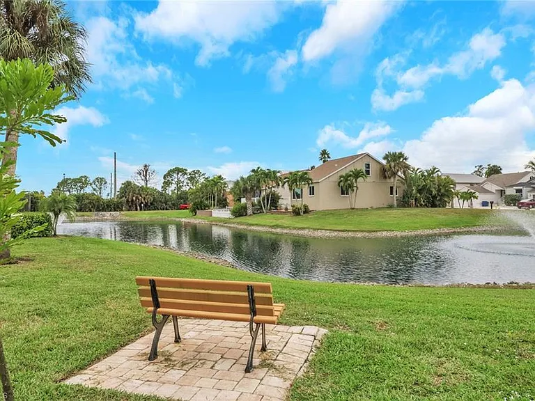 6085 Lake Front Dr — Photo 25