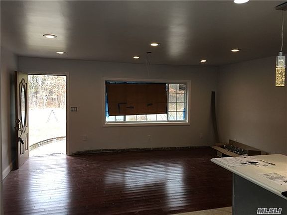3rd image of 206 Martha Ave