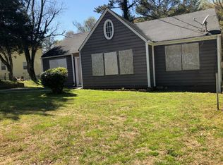 556 Elmwood Rd NW, Atlanta, GA 30318