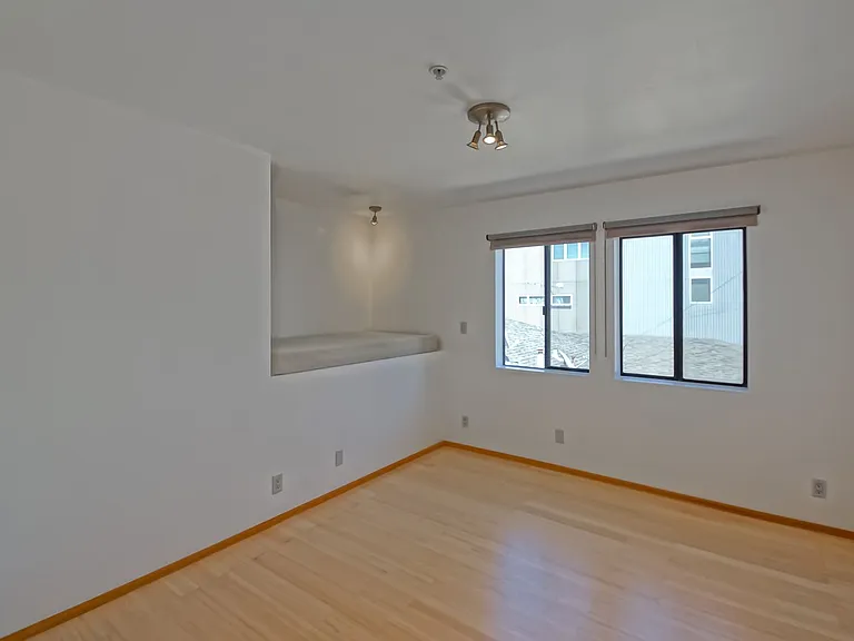 522 Grand Blvd — Photo 22