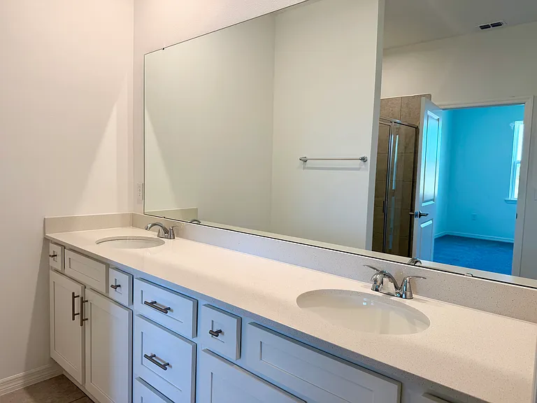 826 Castleford Ave NE — Photo 11