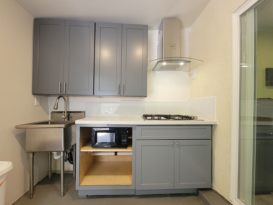 2nd image of 10727 Elliott Ave #4E
