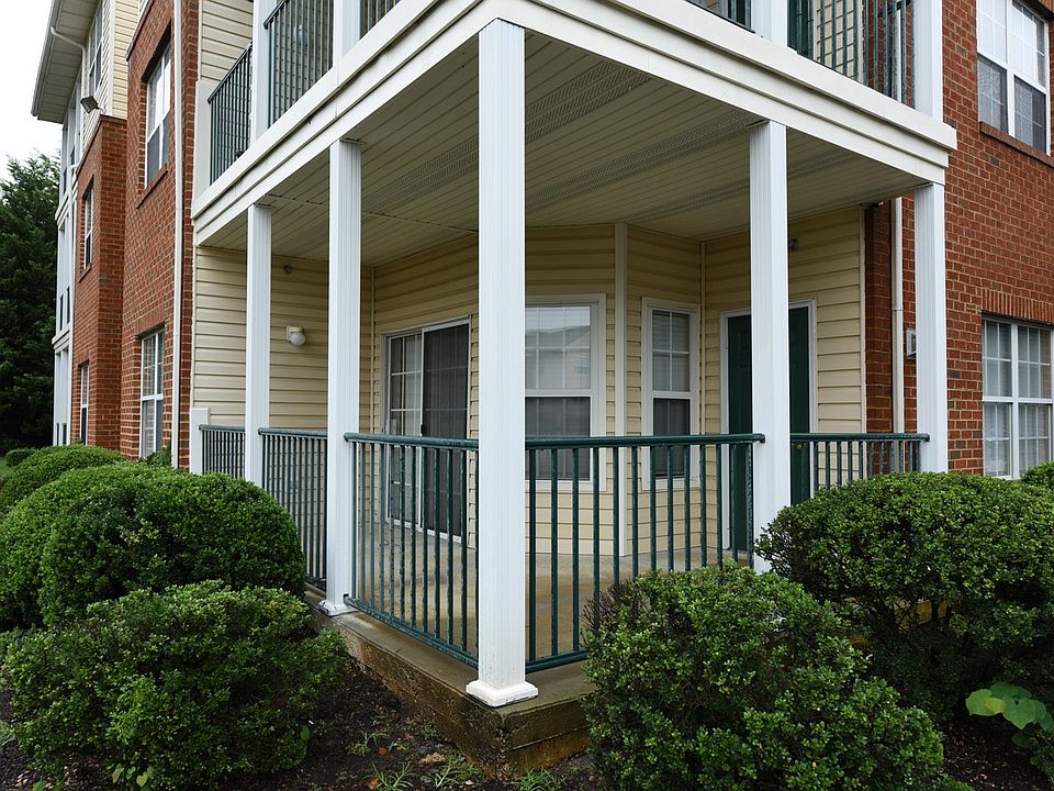 1st image of 801 Brassie Ln APT A