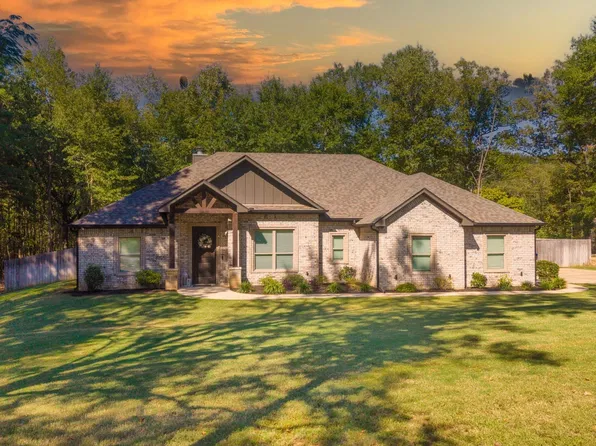 3523 Thompson Rd, Longview, TX 75604