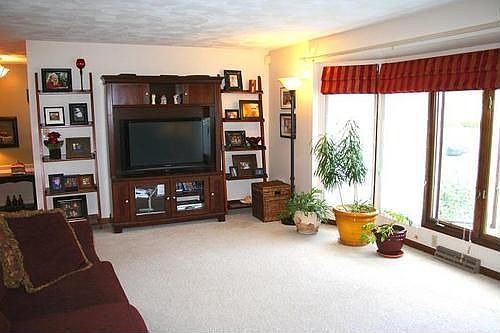 4th image of 219 Presidio Pl