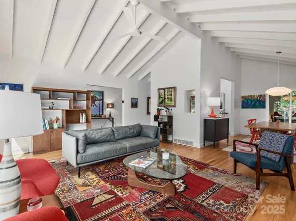 21 Woodbury Rd, Asheville, NC 28804