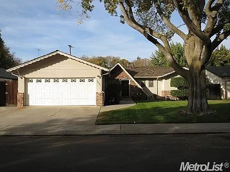 1621 Cherrywood Dr photo 1