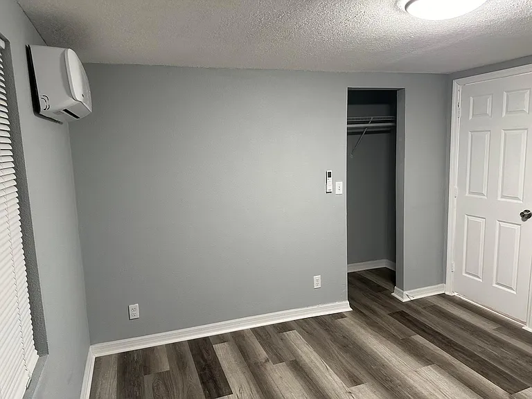 2435 Edwin St NE #4 — Photo 12