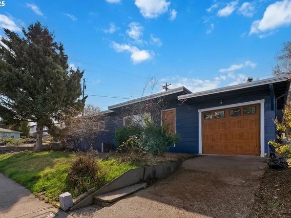 1838 E 14th St, The Dalles, OR 97058