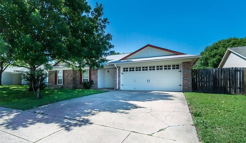 1st image of 524 Clover Dr