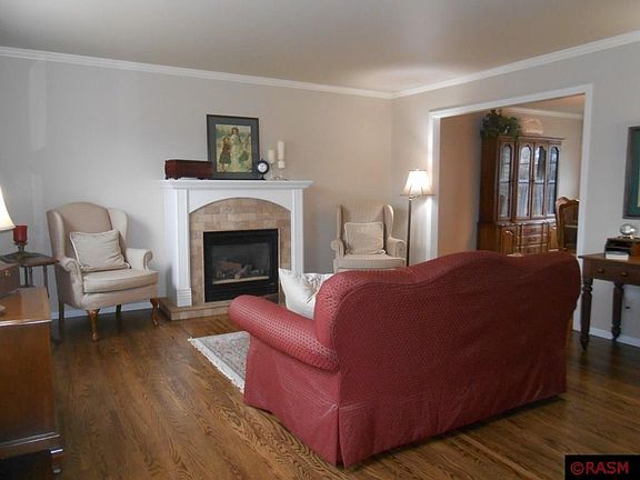 2nd image of 1817 Oakwood Ave