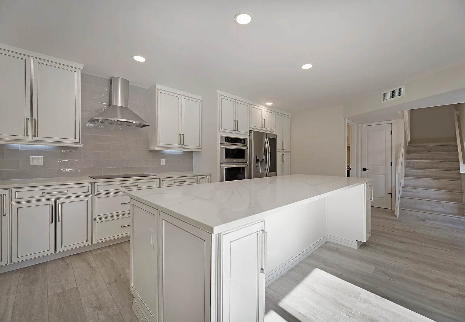 2 bed, 2.5 bath, 1708 sqft, $4,000 — Photo 2