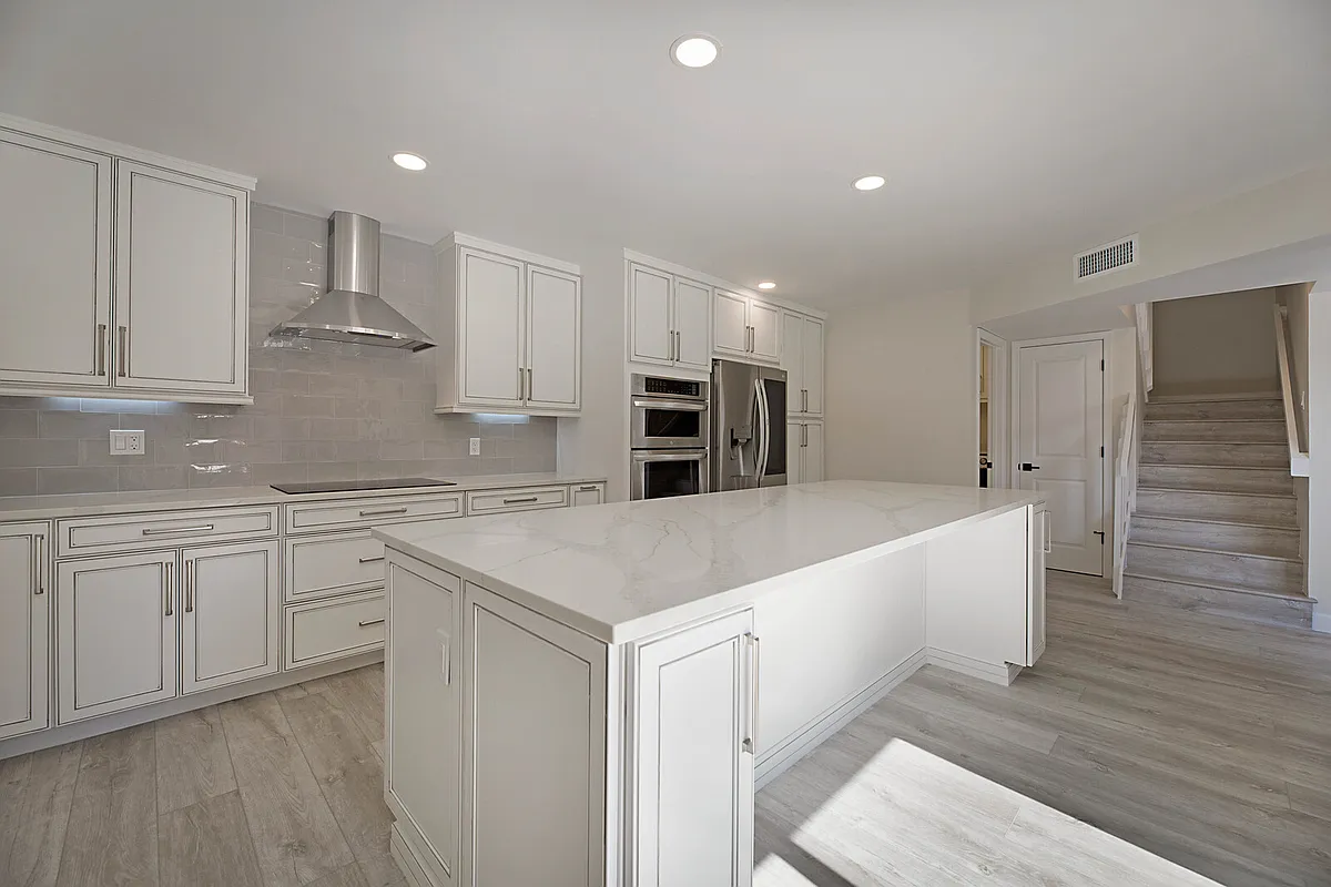 Kitchen - 1420 S Ocean Way #19D