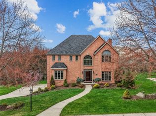 9910 Le Grand Dr, Wexford, PA 15090