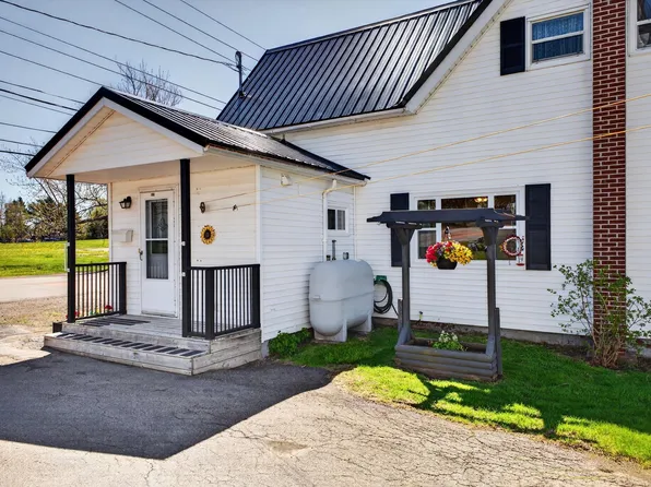 179 Prince Albert St, Cumberland, NS B0K 1L0