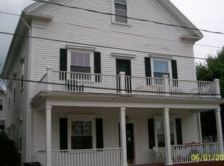 4 Colchester St APT 3, Amesbury, MA 01913