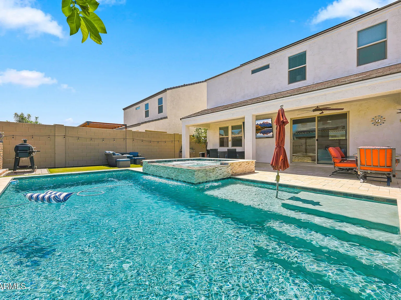4 bed, 2.5 bath, 2355 sqft, $2,995 — Photo 3