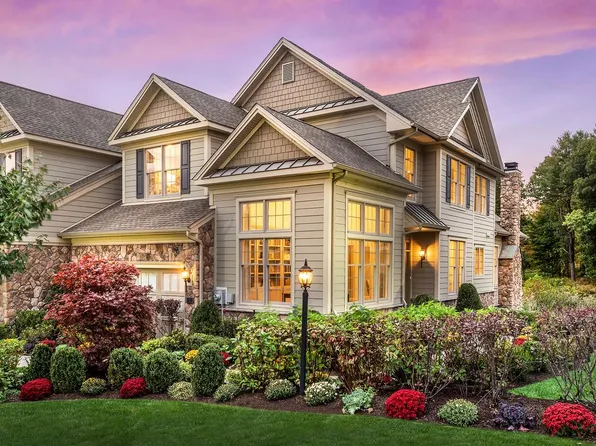 2 Goldman Court, Cortlandt Manor, NY 10567